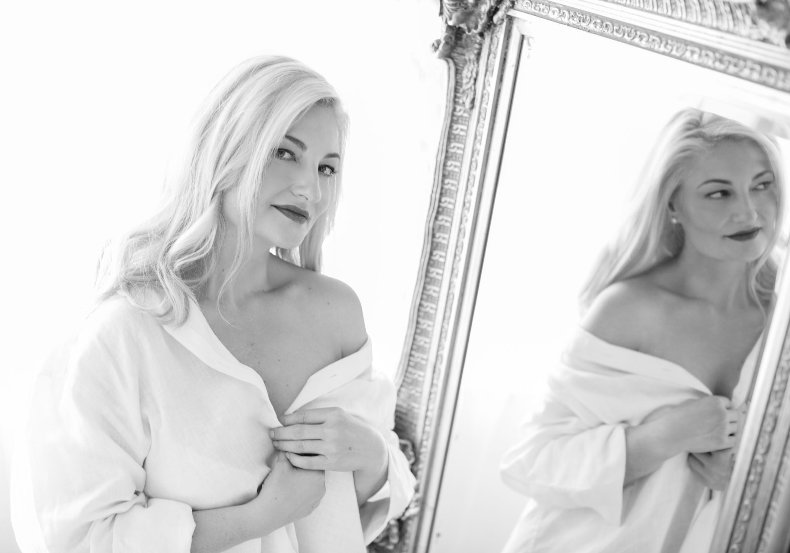 Elzabie Scott mirror image for her personal brand photography session